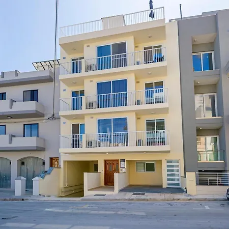 Apartmán Summer Breeze Comfort Sunny Close To The Sandy Beaches - By Getawaysmalta