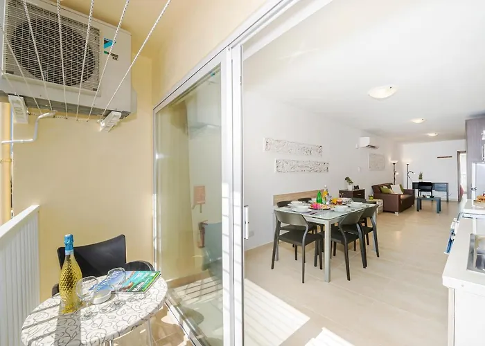 Apartament Summer Breeze Comfort Sunny Close To The Sandy Beaches - By Getawaysmalta