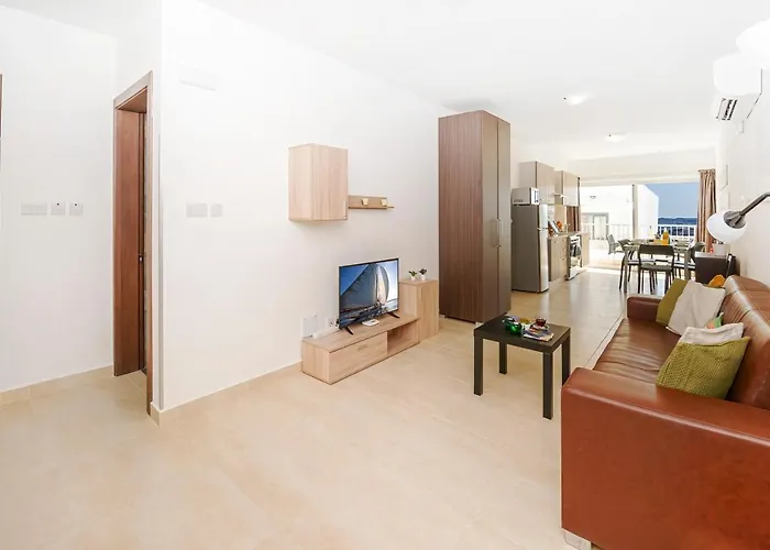 Summer Breeze Comfort Sunny Close To The Sandy Beaches - By Getawaysmalta *