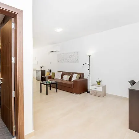 Summer Breeze Comfort Sunny Close To The Sandy Beaches - By Getawaysmalta Apartment Mellieha