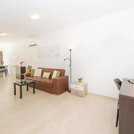 Apartment Summer Breeze Comfort Sunny Close To The Sandy Beaches - By Getawaysmalta *