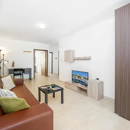 Apartment Summer Breeze Comfort Sunny Close To The Sandy Beaches - By Getawaysmalta Mellieha