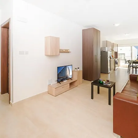 Summer Breeze Comfort Sunny Close To The Sandy Beaches - By Getawaysmalta *