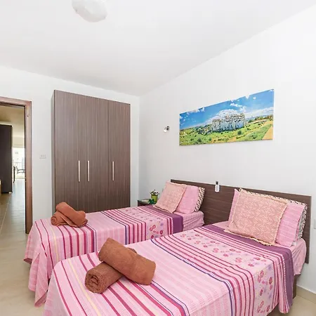 Summer Breeze Comfort Sunny Close To The Sandy Beaches - By Getawaysmalta Apartment